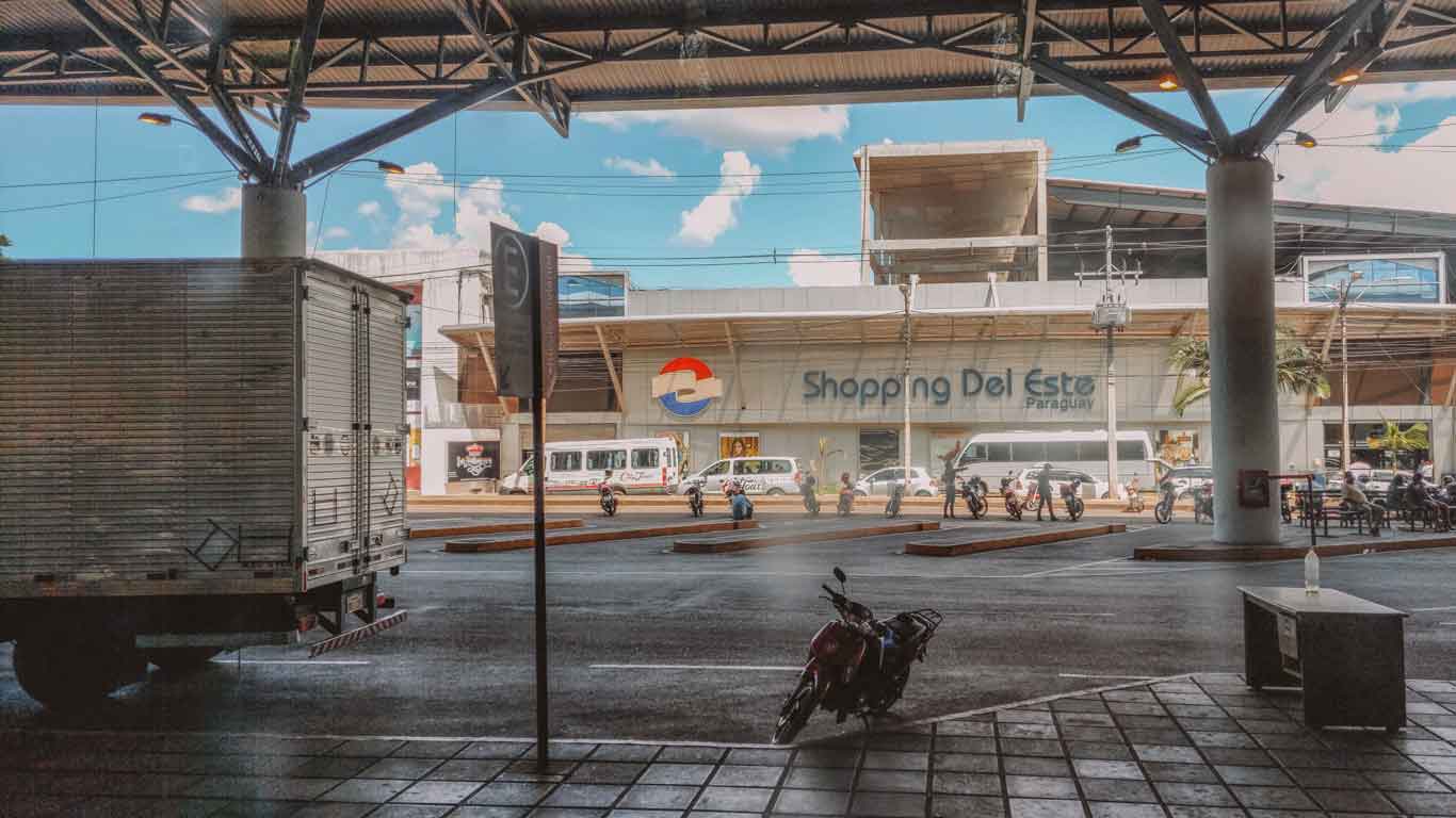 Image of the entrance of a Shopping Center in Ciudad del Este, Paraguay.